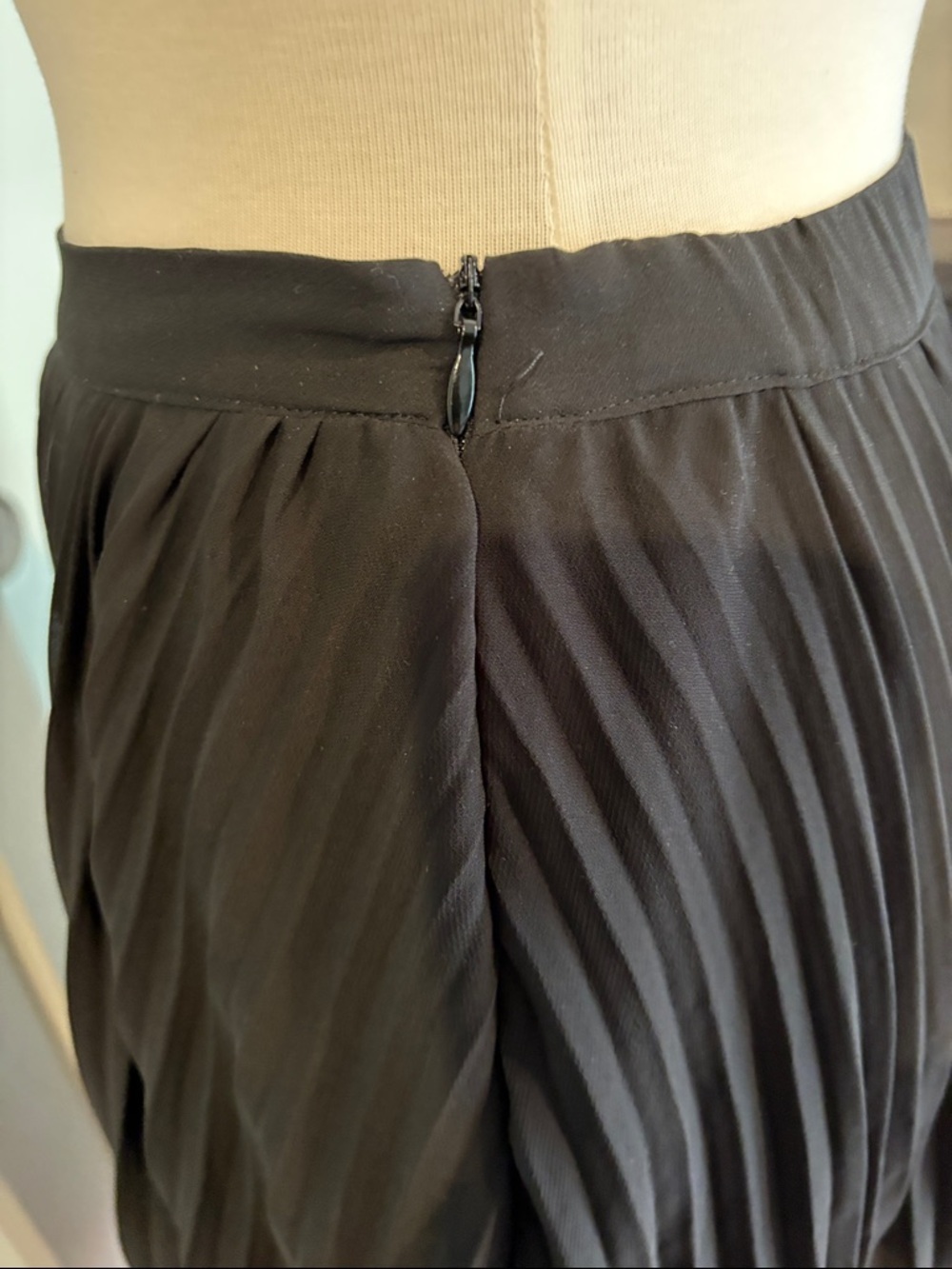 Double D Ranch Black Pleated Maxi Skirt like new - Picture 2 of 4